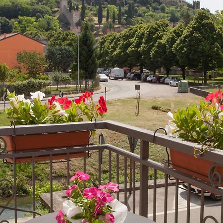 Hotel La Finestra Sul Castello Soave  Exterior foto