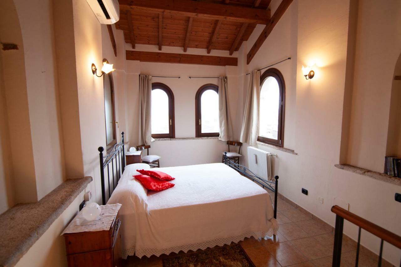 Hotel La Finestra Sul Castello Soave  Exterior foto